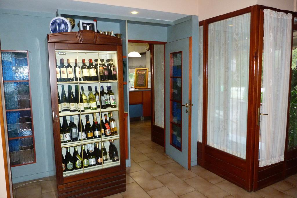 Albergo Ristorante Gori Ameglia Buitenkant foto
